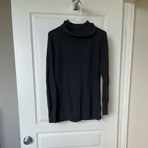 SOLD || Turtleneck sweater